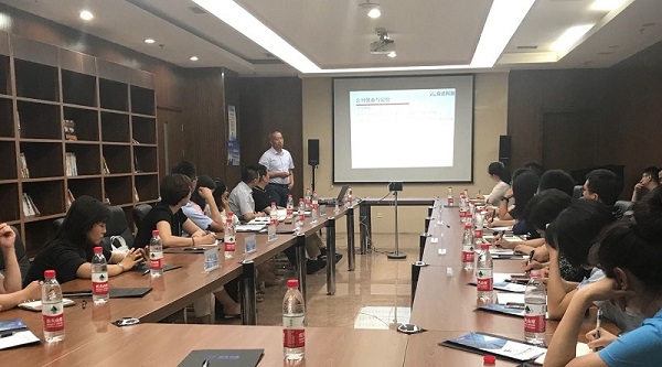 华体会体育（中国）HTH·官方网站科技李总受邀参加企业家座谈会